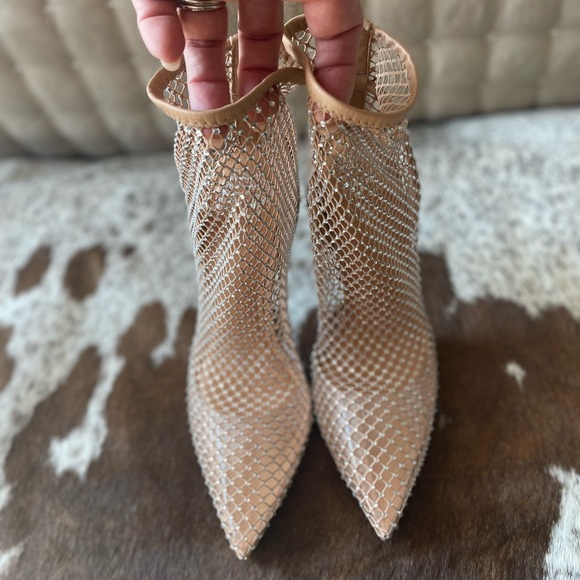 VINCE CAMUTO - Never worn! Size 8 - Picture 1 of 6